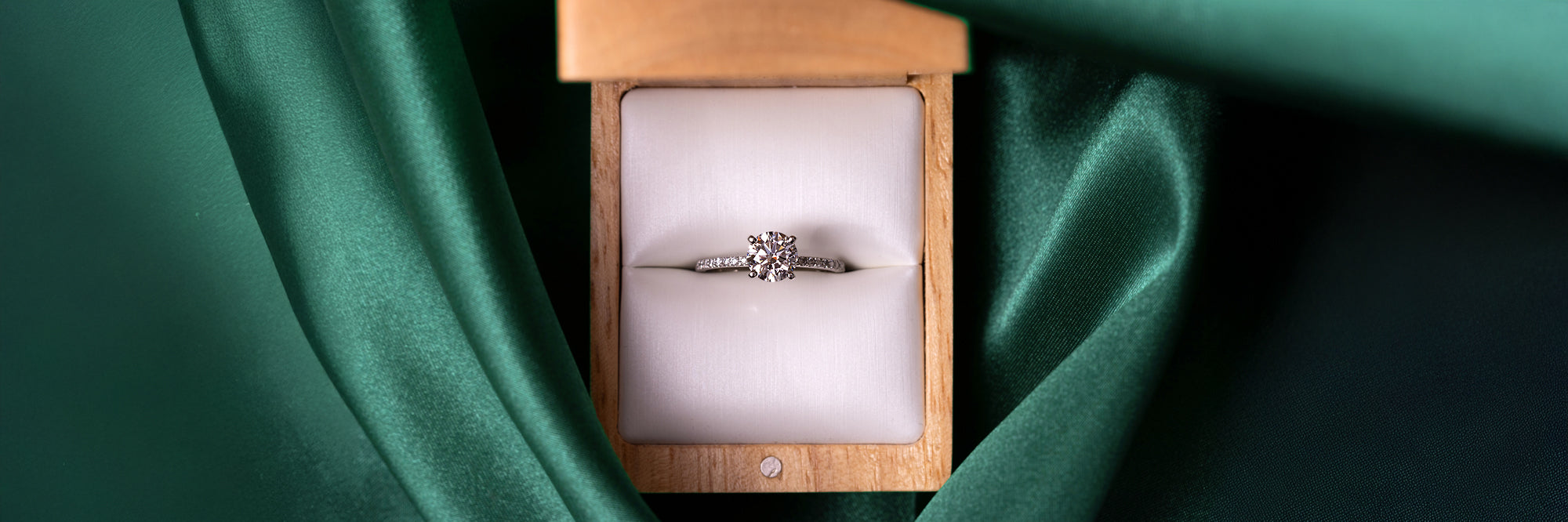 diamond engagement ring
