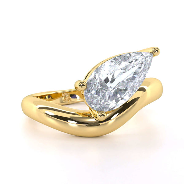 Wilma Pearshape gold engagement ring with pearshape diamond on contoured chunky band