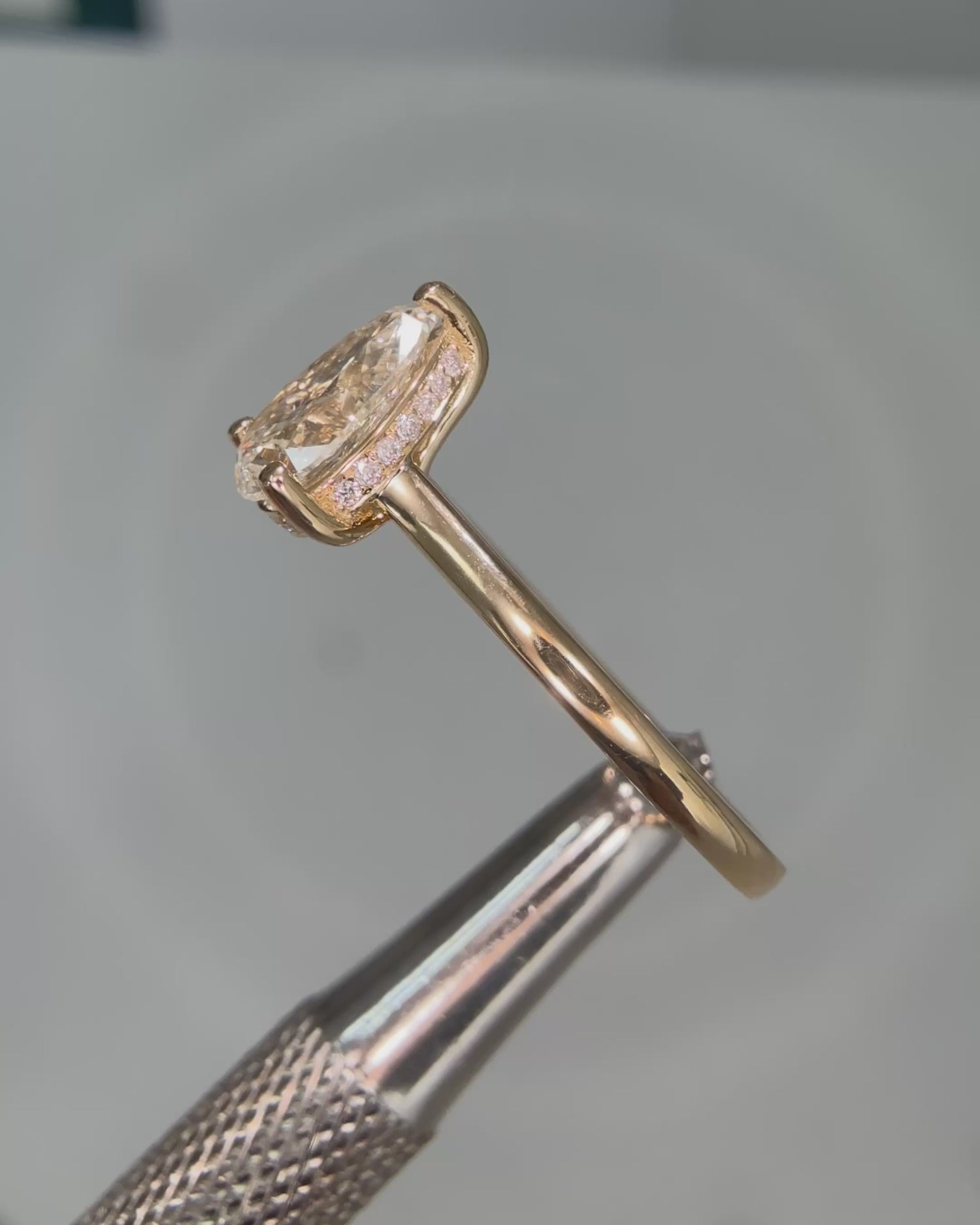 Pearshape Diamond Delilah Ring