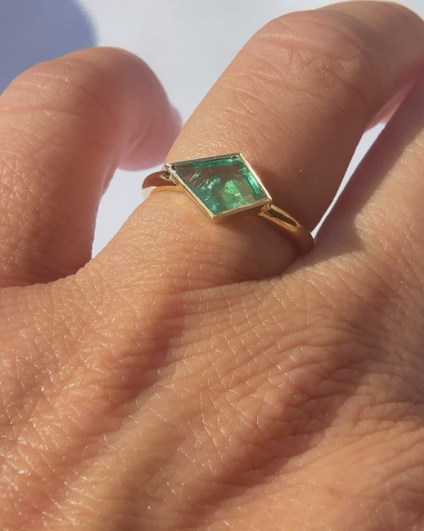 Kite Shape Bezel Emerald Ring