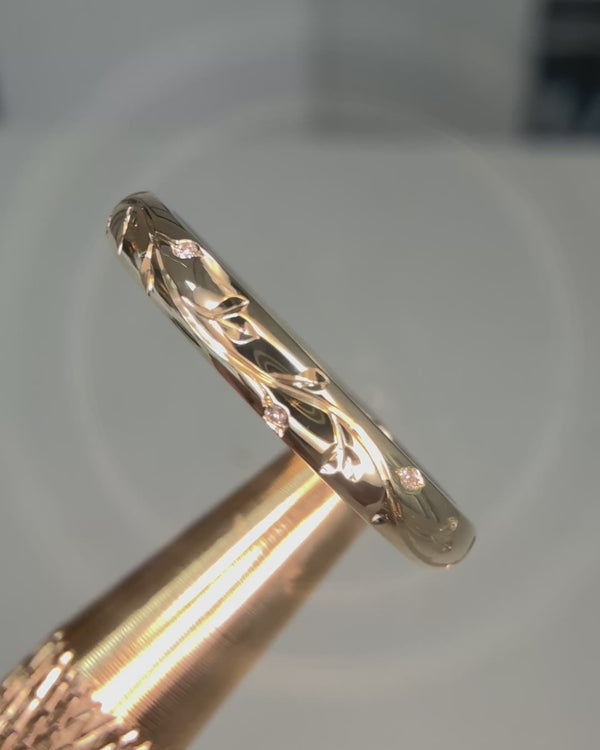 Vine engraved wedding band